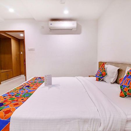 Fabhotel Syberitic Suites Gachibowli - Fully Vaccinated Staff Kondapur  외부 사진