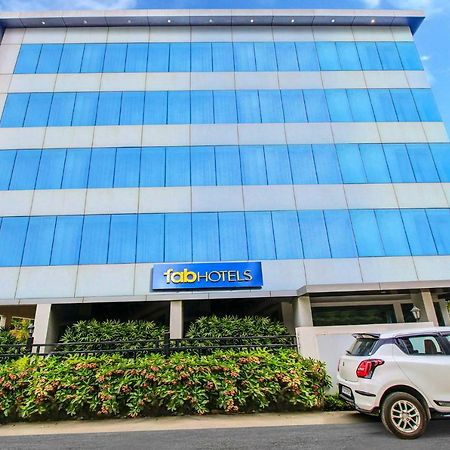 Fabhotel Syberitic Suites Gachibowli - Fully Vaccinated Staff Kondapur  외부 사진