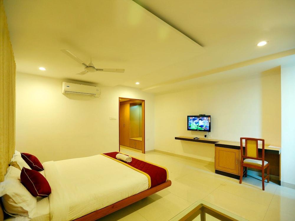 Fabhotel Syberitic Suites Gachibowli - Fully Vaccinated Staff Kondapur  외부 사진
