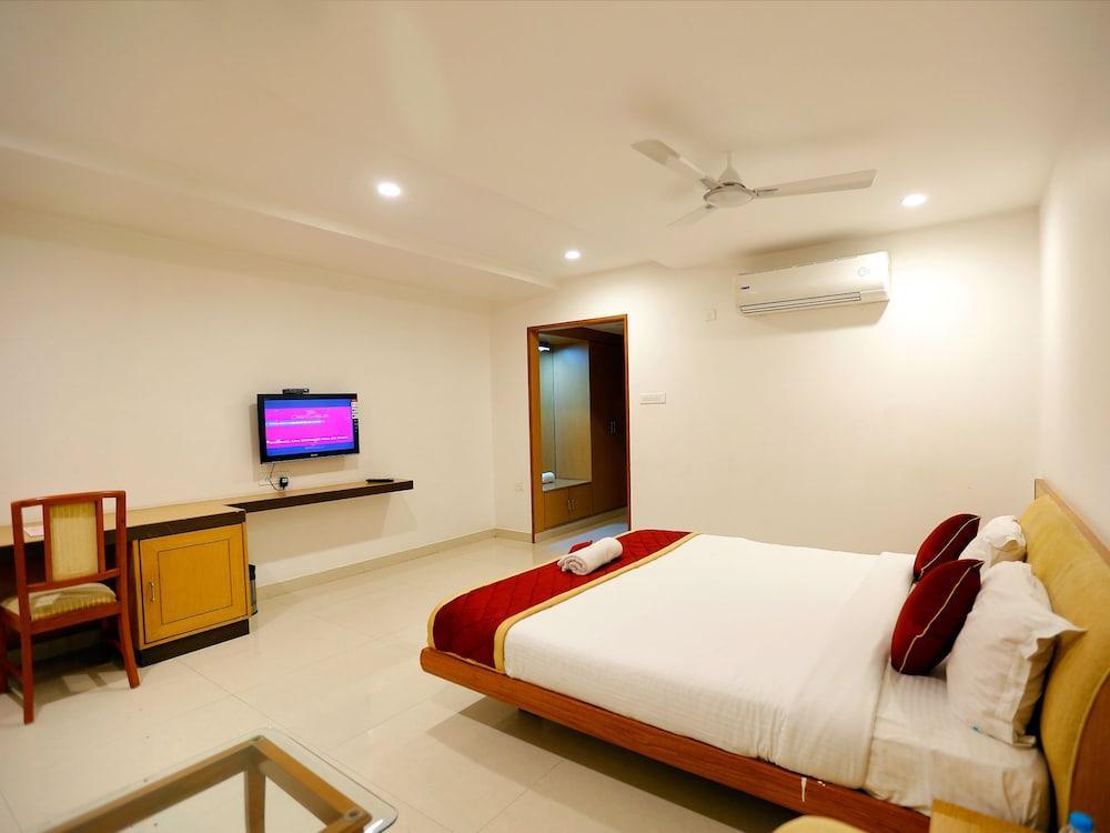 Fabhotel Syberitic Suites Gachibowli - Fully Vaccinated Staff Kondapur  외부 사진