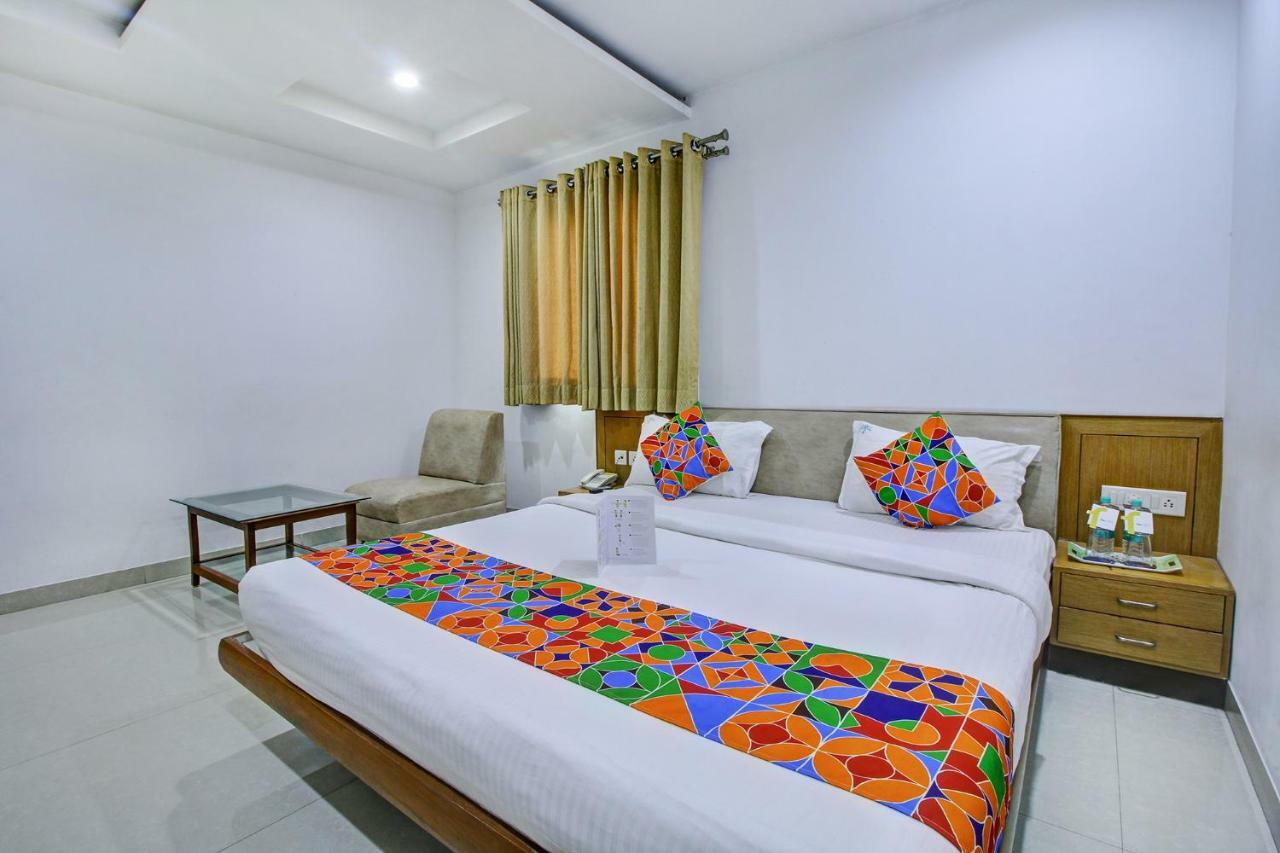 Fabhotel Syberitic Suites Gachibowli - Fully Vaccinated Staff Kondapur  외부 사진