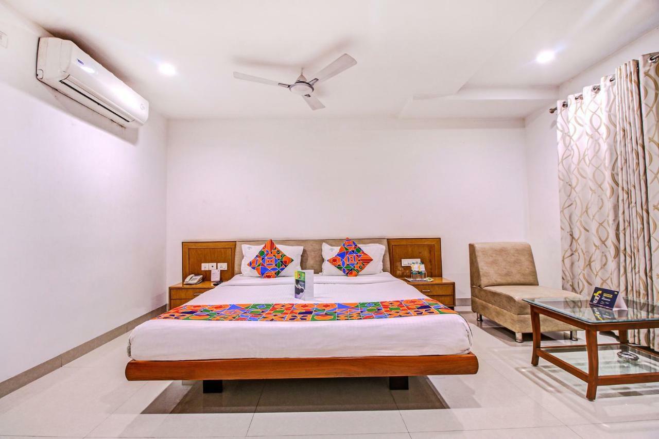 Fabhotel Syberitic Suites Gachibowli - Fully Vaccinated Staff Kondapur  외부 사진