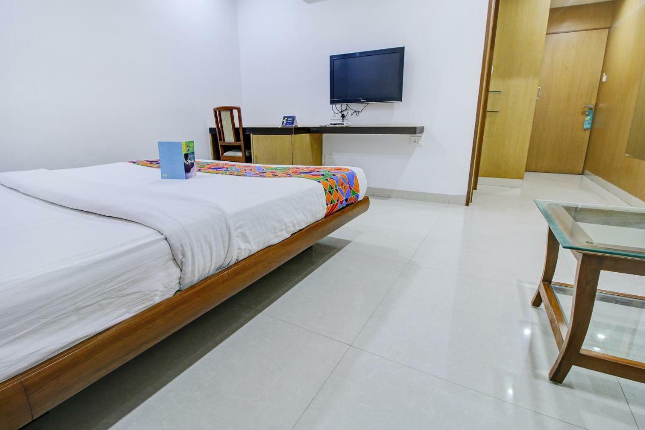 Fabhotel Syberitic Suites Gachibowli - Fully Vaccinated Staff Kondapur  외부 사진
