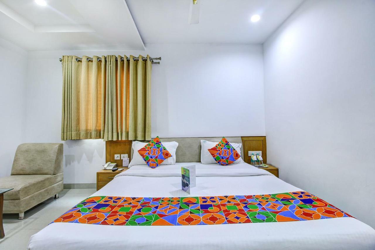 Fabhotel Syberitic Suites Gachibowli - Fully Vaccinated Staff Kondapur  외부 사진