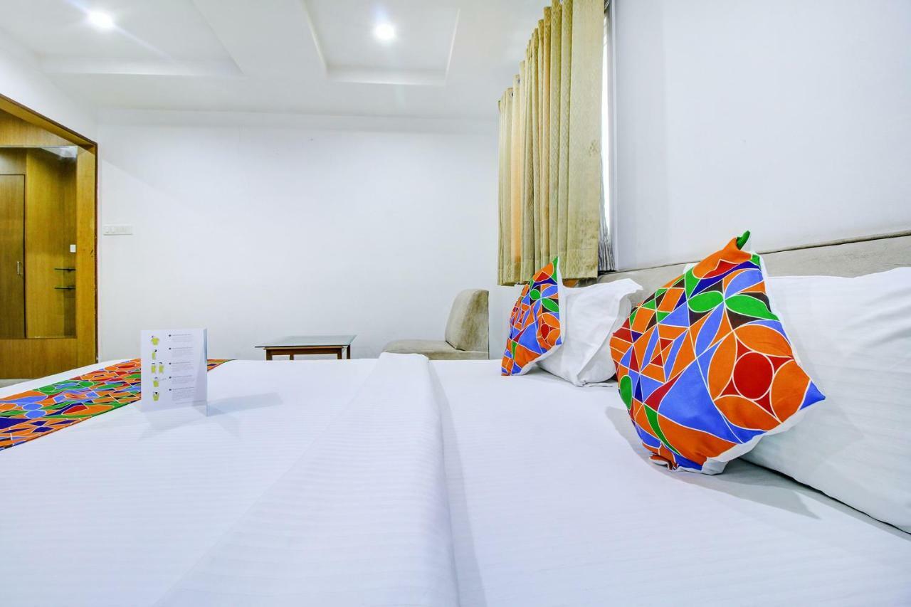 Fabhotel Syberitic Suites Gachibowli - Fully Vaccinated Staff Kondapur  외부 사진