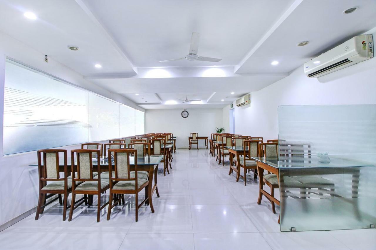 Fabhotel Syberitic Suites Gachibowli - Fully Vaccinated Staff Kondapur  외부 사진