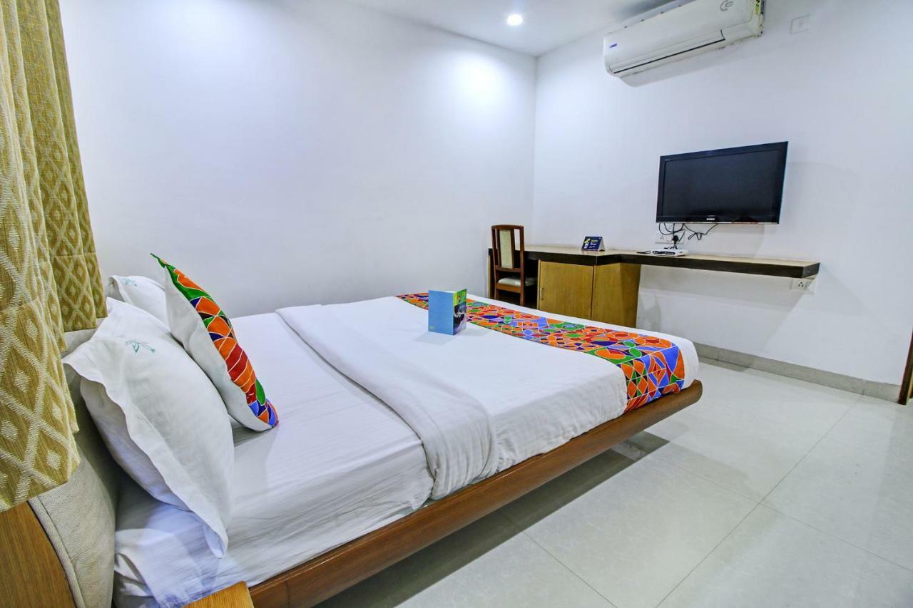 Fabhotel Syberitic Suites Gachibowli - Fully Vaccinated Staff Kondapur  외부 사진